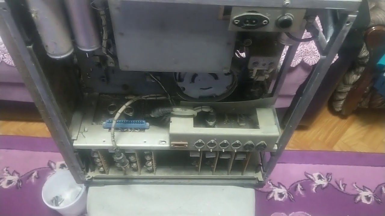 Катушечный (бабина) магнитофон Илеть-101 - YouTube