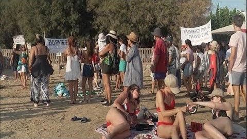 Surtourisme en Grèce : les riverains luttent contre l'excès de visiteurs estivaux • FRANCE 24