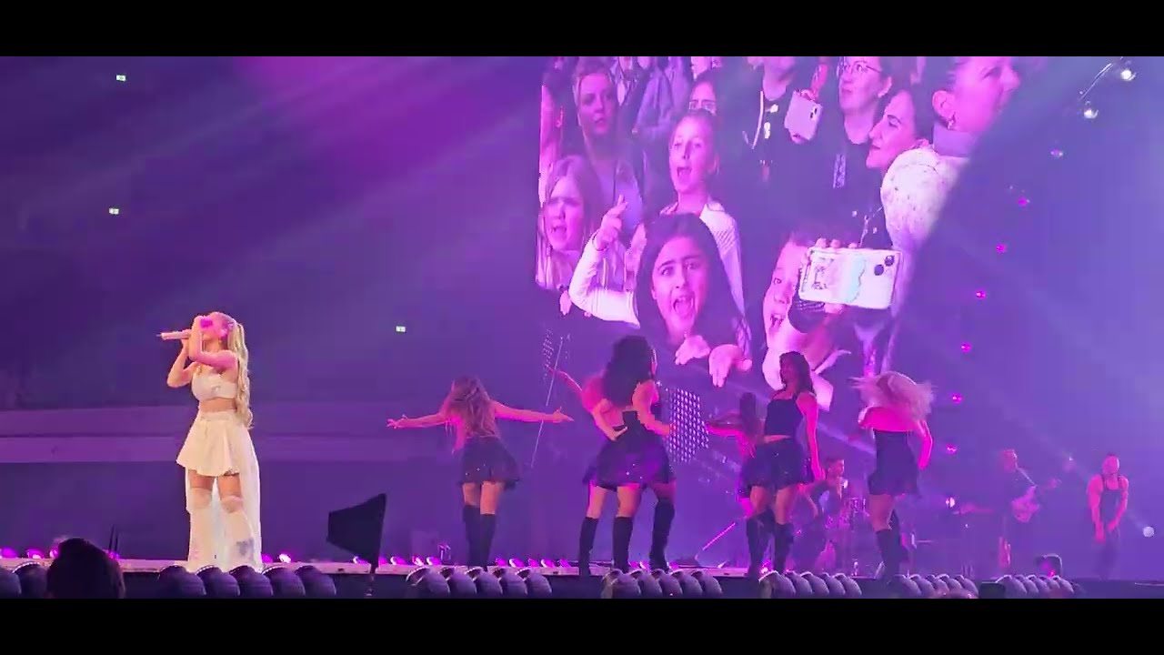 Ayliva - Ugly (The Ayliva Tour 2025 - Westfalenhalle Dortmund - Concert - LIVE - 28.10.2025)