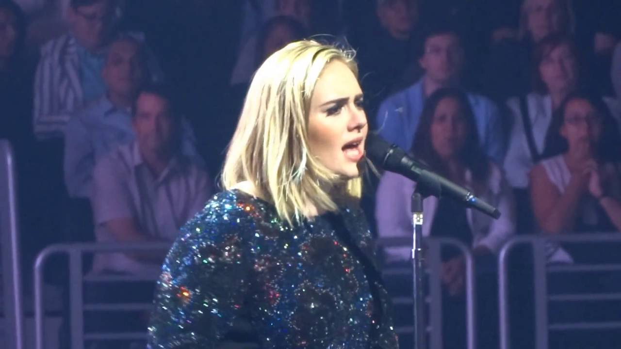 Adele Performs Skyfall Staples Night 7 - 8-20-16