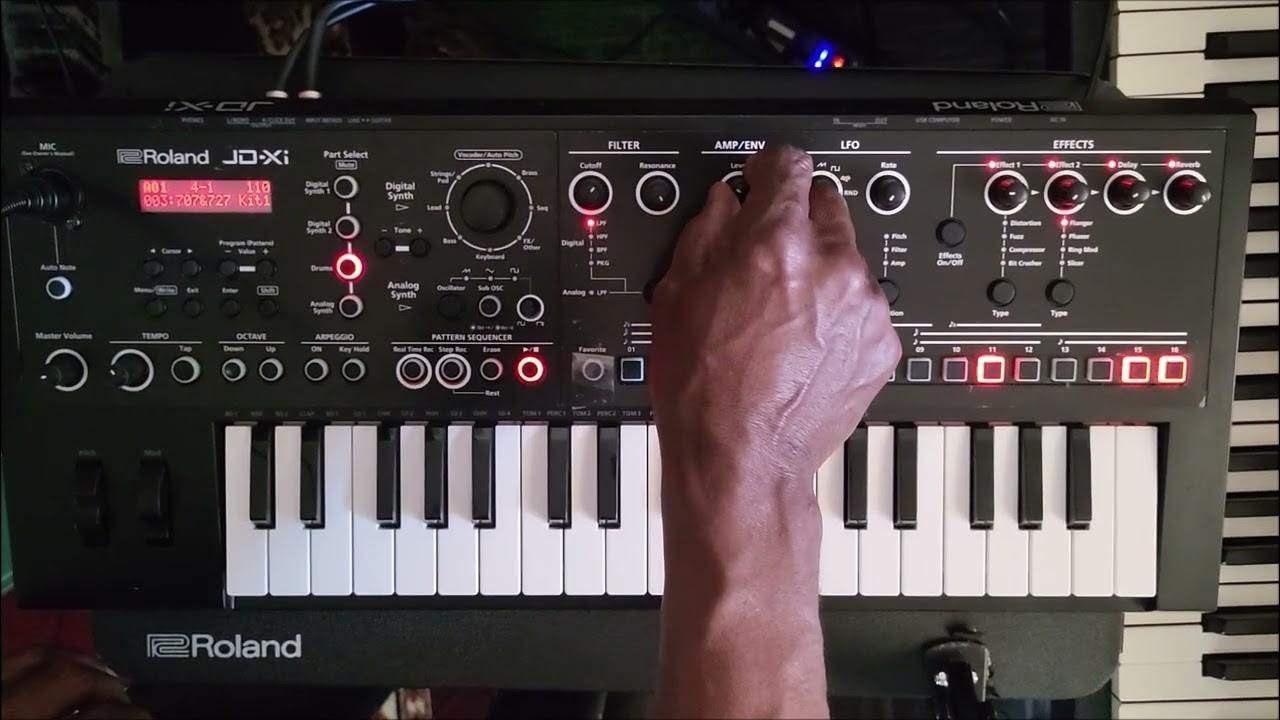ROLAND JD-XI SEQUENCER (Four part demo) - YouTube