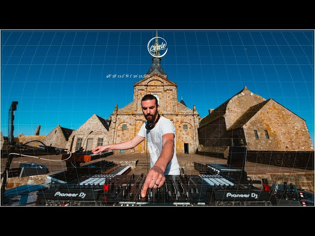 Eelke Kleijn live at Mont Saint-Michel in Manche, France for Cercle class=