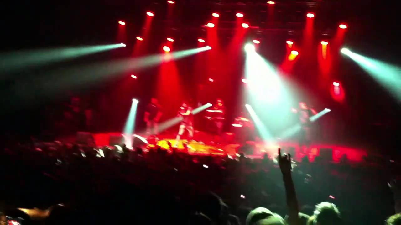 De Jeugd Van Tegenwoordig - Tante Lien (LIVE at 013 01-04-11) - YouTube