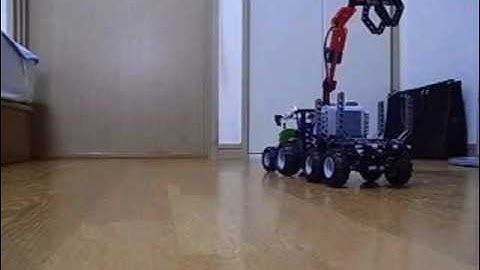 Lego Technic 8049 Tractor with Log Loader Motorize 002