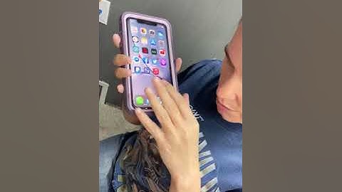 How do visually Blind and Low Vision people use an iPhone?