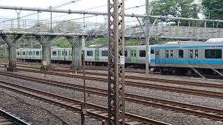 山手線E235系0番台と京浜東北線E233系1000番台の並走