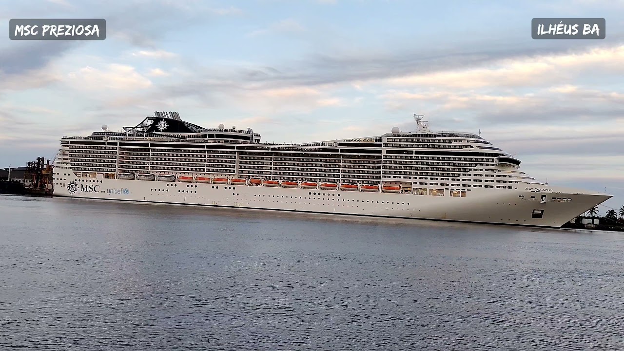 Navio de cruzeiro no porto de ilhéus BA.
