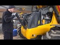 Чищу воздушный фильтр ТРАКТОРА ЭКСКАВАТОРА JCB 3CX от мусора Видео про настоящий трактор сломался