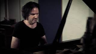 De Maynes - A Walk to Paradise