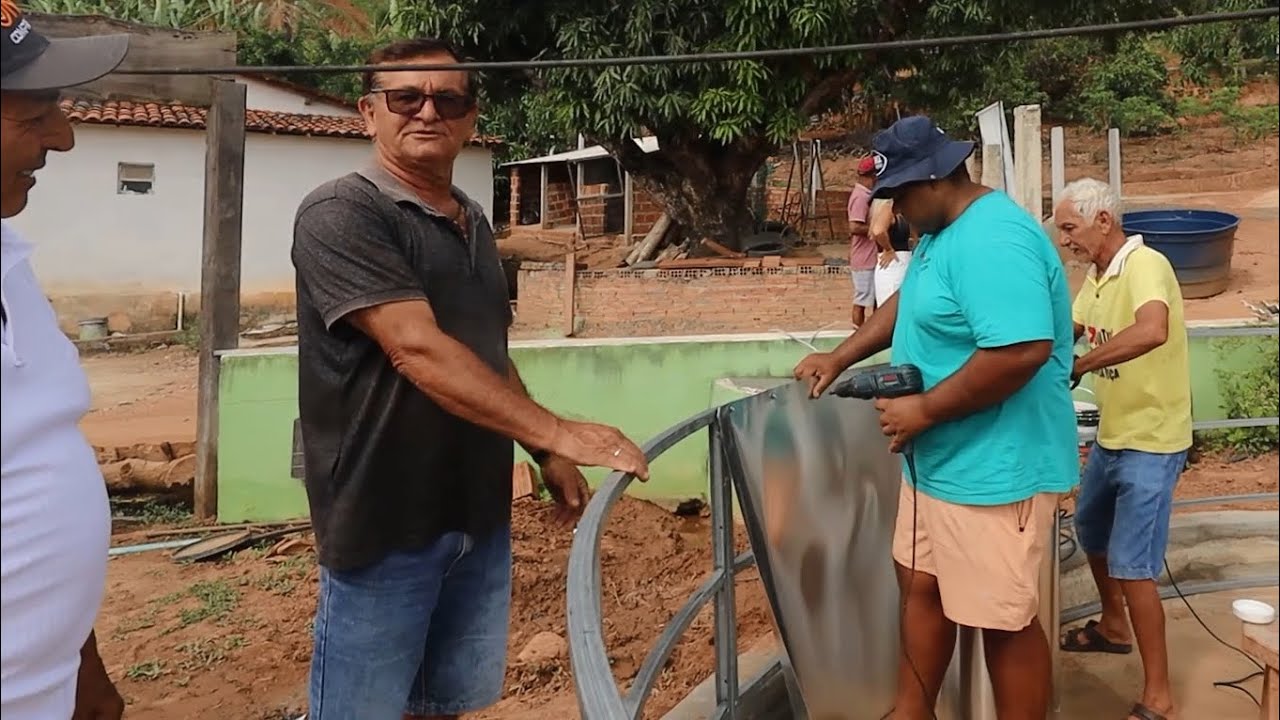 MOSTRANDO A CONSTRUÇÃO DE UM TANQUE DE CHAPA DE ALUMÍNIO PARA CRIAÇÃO DE PEIXES