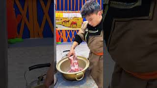 صباح منغولي قاسٍ… وحكاية شاب يعيش على حافة السهوب المتجمدة🥶🥶 #shortsvideo #discover #وثائقي