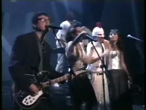 Cafe Tacvba + Alvaro Henriquez "Olor a Gas"
