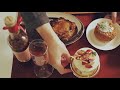 【ぼっちクリスマスの過ごし方】独身女の孤独なクリスマスイブ、チキン一本と一人用の小さなホールケーキ、可愛いカルディの苺リキュール、BTSのクリスマスカード
