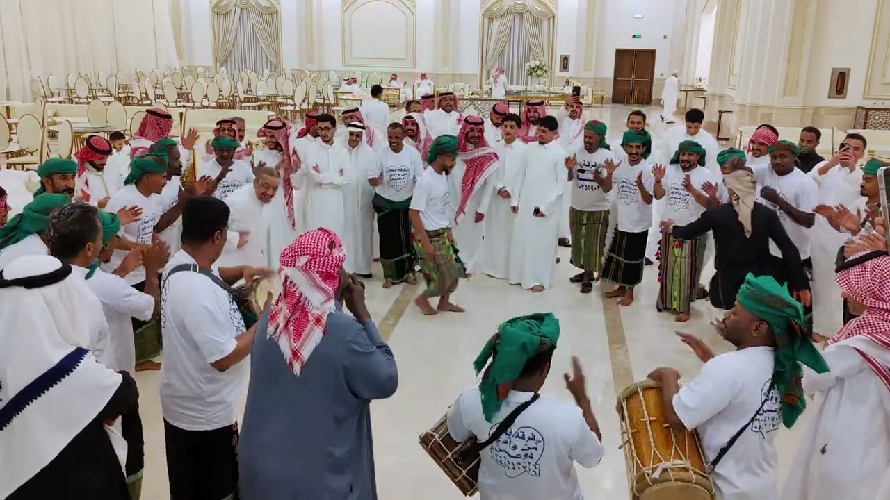 #عازف  الطبل تجنن  راح فيها بسباس