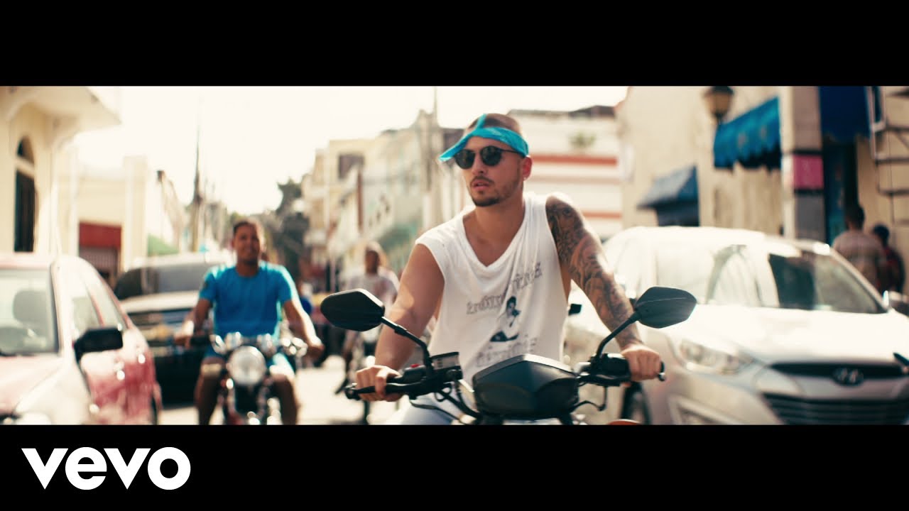 Maluma   Sin Contrato Official Video