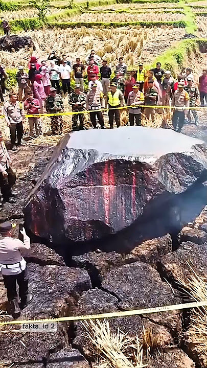 Examining the meteorite that fell in the city of Cirebon, West Java #meteor #latestevents #shortv...