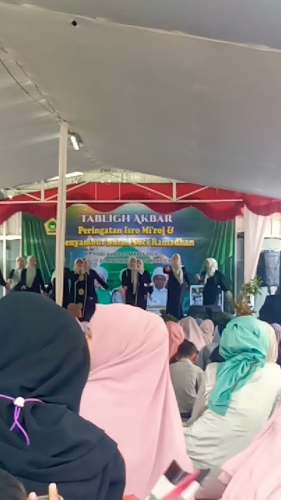 menari dan menyanyi