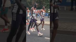 Have you tried to run with pacers? | Berlin Marathon