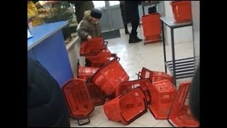 РЕБЁНОК КРУШИТ МАГАЗИН / ЯЖЕМАТЬ РЕБЁНОК КРУШИТ МАГАЗИН / ЯЖЕМАТЬ