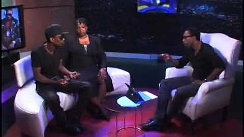 BUSY SIGNAL AND MOTHER VELMA GORDON - ONSTAGE NOVE...