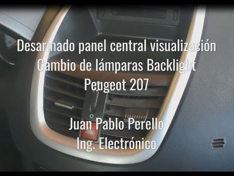 Cambiar lámparas del reloj y computadora en Peugeot 207 compact.