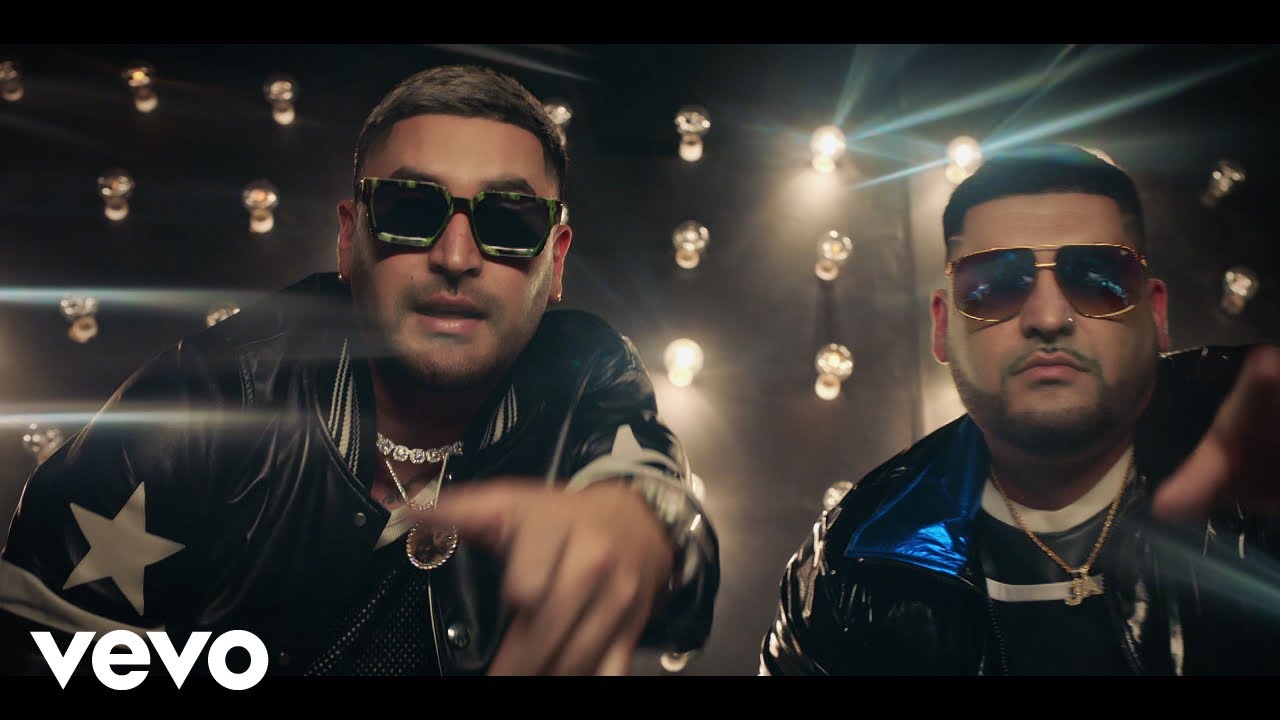 Play-N-Skillz, Thalia, Becky G, Chiquis Rivera - Baila Así (Alternate Video) Play-N-Skillz, Thalia, Becky G, Chiquis Rivera - Baila Así (Alternate Video)
