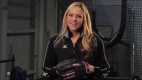 Mizuno Tuesday Tips with Jennie Finch -- Teammate