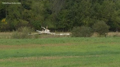 3 dead, 2 in critical condition, 1 stable after plane crash near Lansing airport