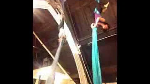 Full rotation flip on aerial silks with SkyBody Sy...