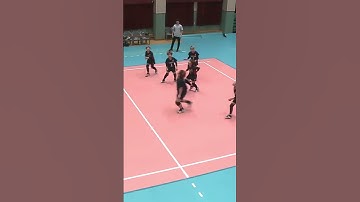 9 Year Old Korean Kids Play Some Insane Volleyball😲😍