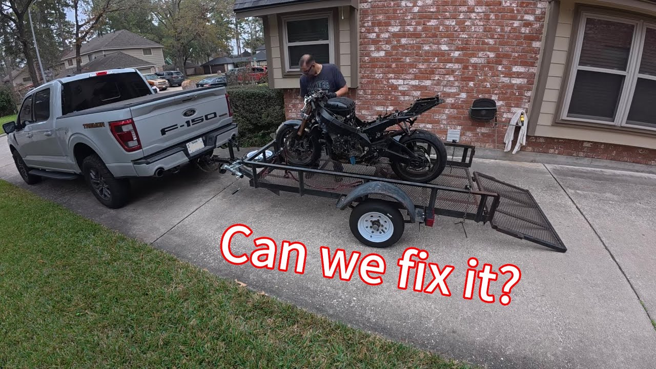 Inspecting the damage on my K6 GSXR 1000 