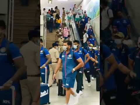 Rajiv Gandhi international airport arrival Indian cricket team and Australia cricket team(2)