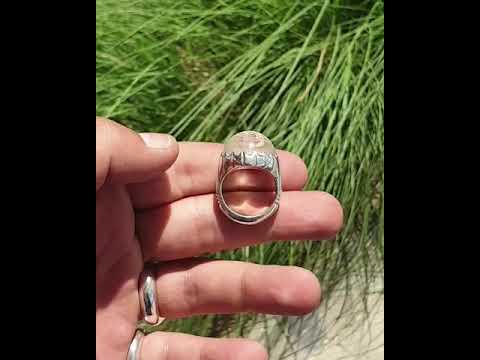 در نجفي منقوش العزة لله