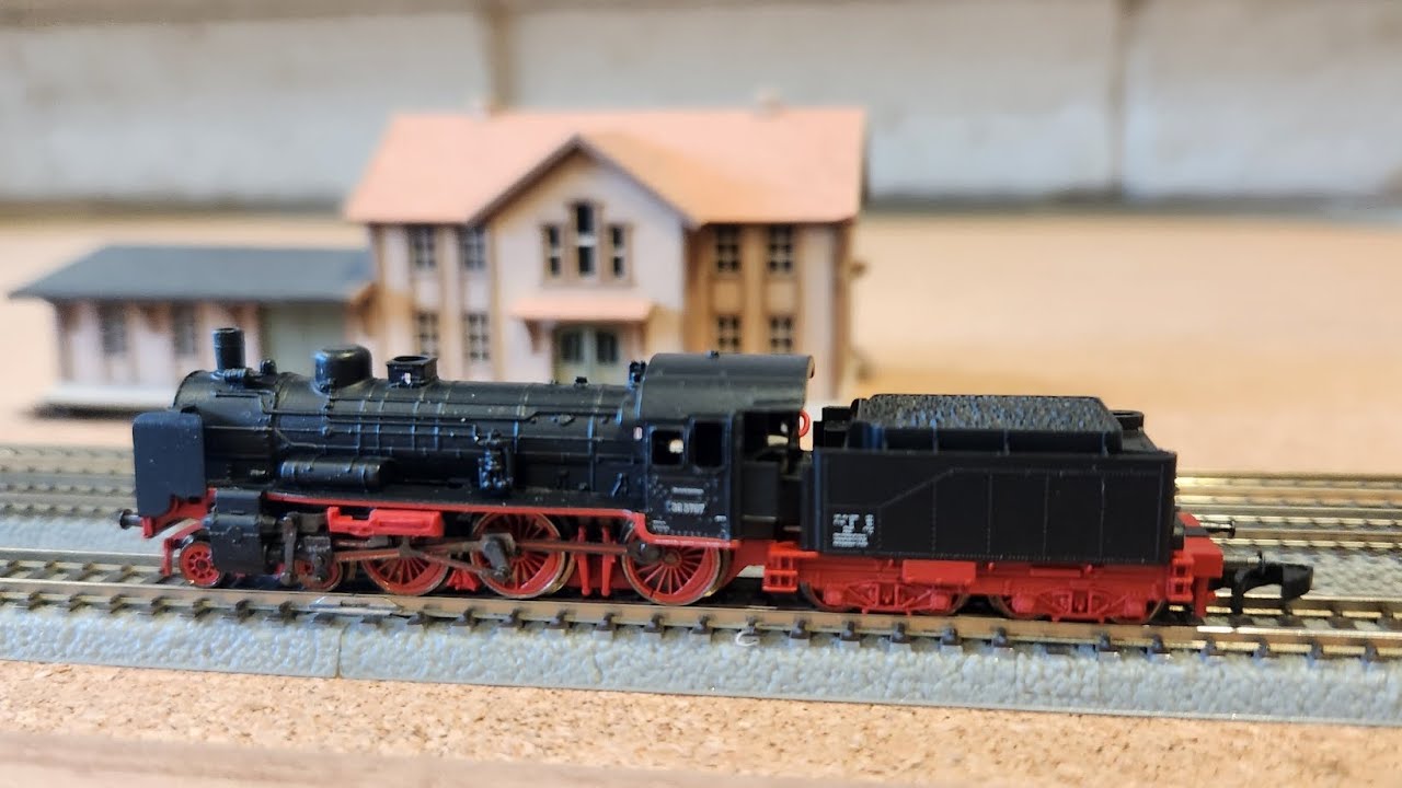 Marklin 88997 Cl 38 Steam Locomotive & Tender Test Run at z.scale