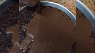 Chocolate cake with chocolate sauce  كيك شوكولاتة بصوص الشوكولاتة روووعة