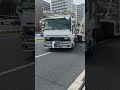 巨大トレーラー　豪快な左折