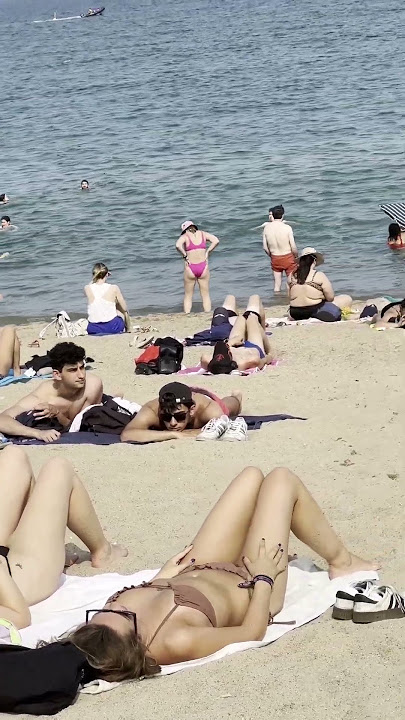 🇪🇸 Hot day at Barcelona beach Spain