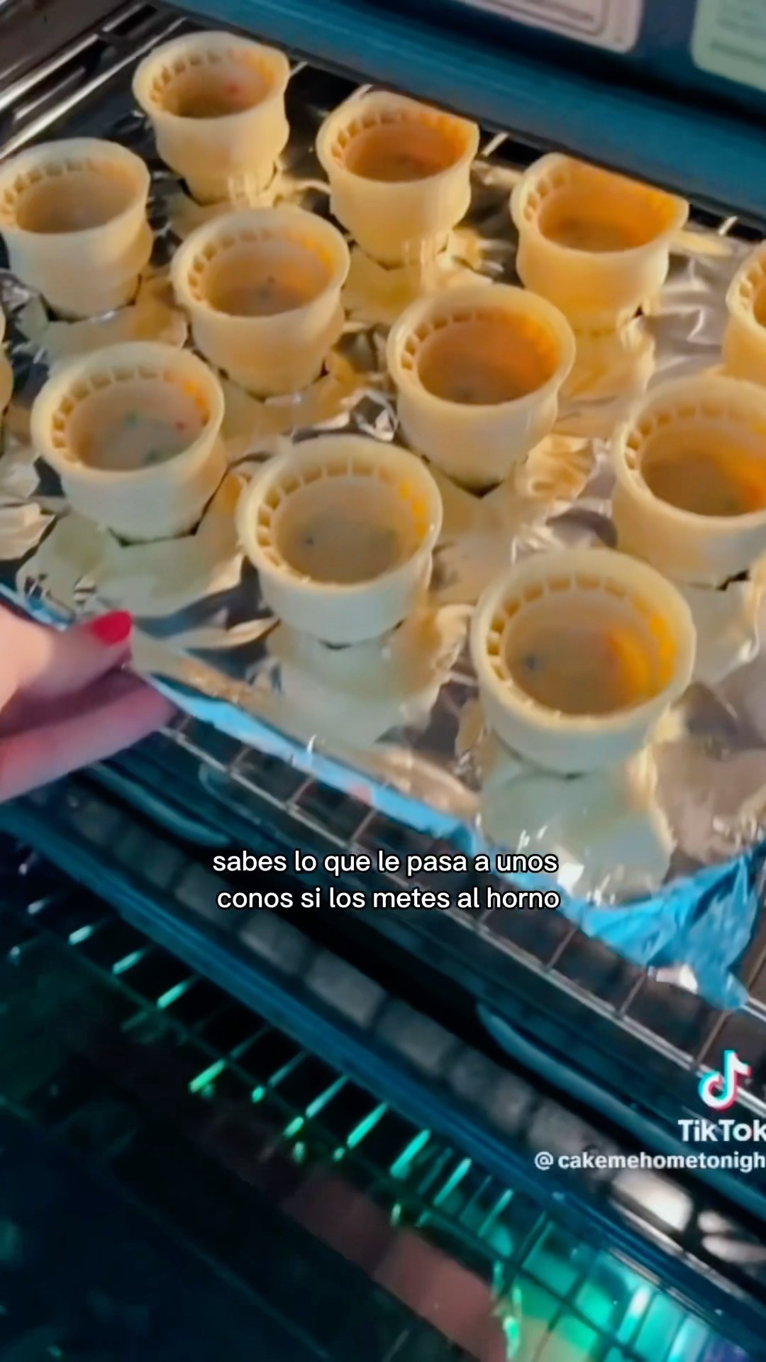 MIRA LO QUE LE PASA AL CONO EN EL HORNO? | MIS PASTELITOS