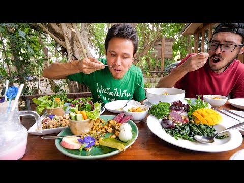 Amazing 5 Color Rice!! ðū THAI VEGETARIAN FOOD at Meena (āļĄāļĩāļāļē āļĄāļĩāļāđāļēāļ§) | Chiang Mai, Thailand