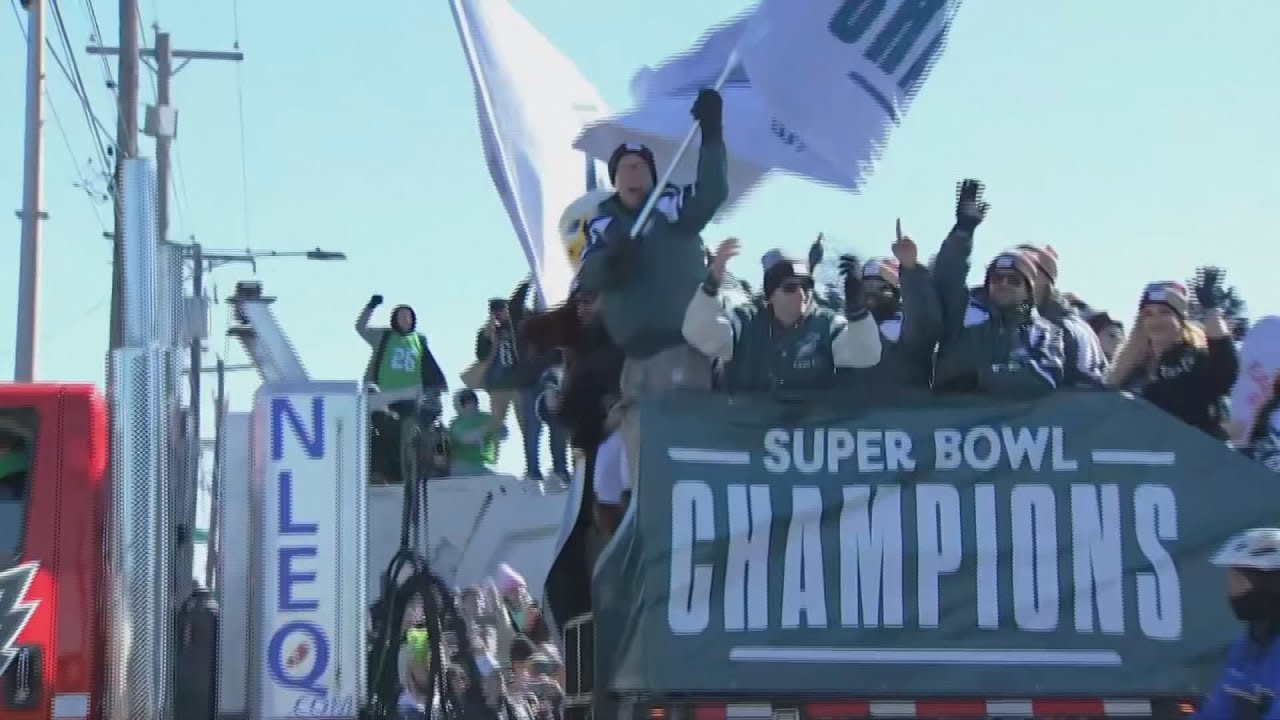 Philadelphia Eagles Super Bowl victory parade rolls through town - YouTube