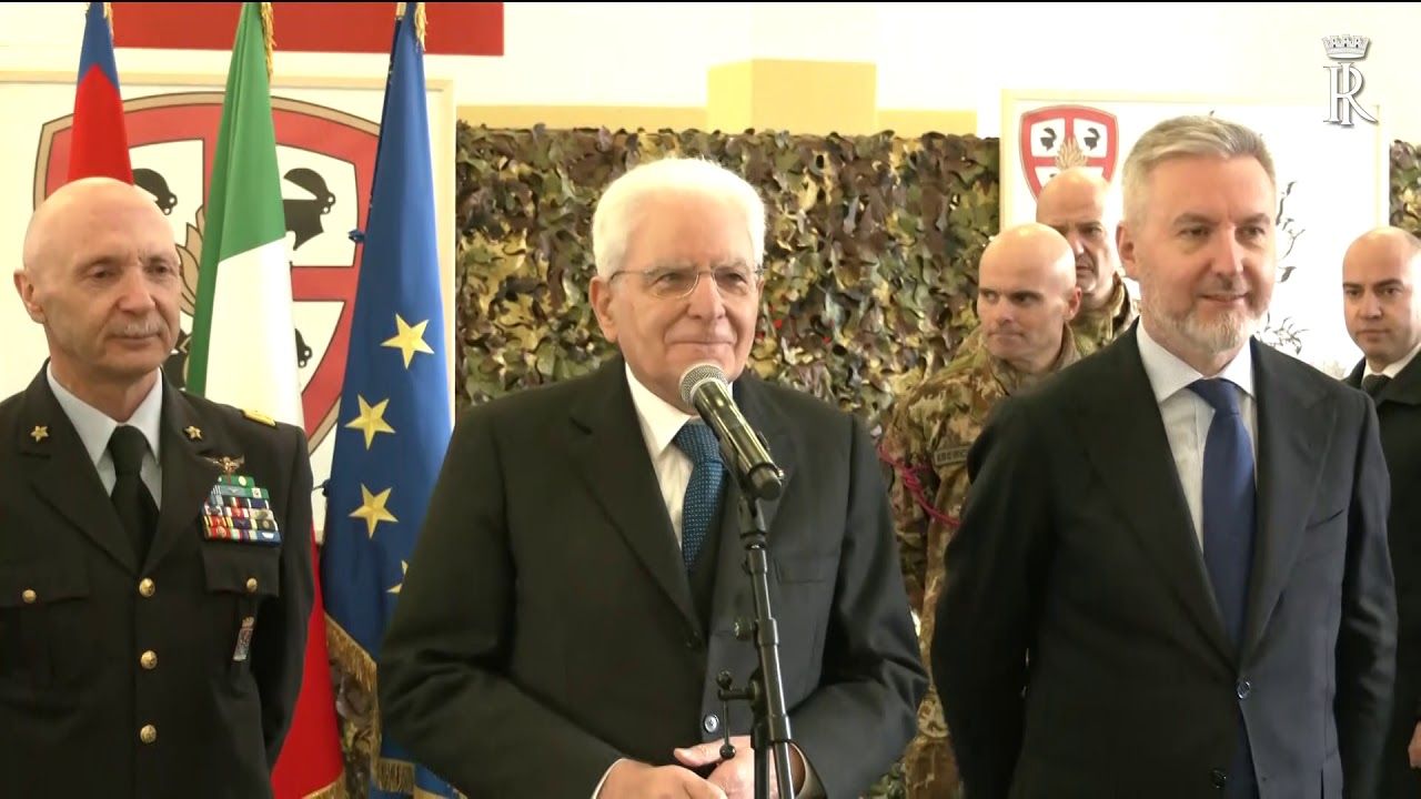 Mattarella visita il contingente impegnato nell’Operazione Strade Sicure