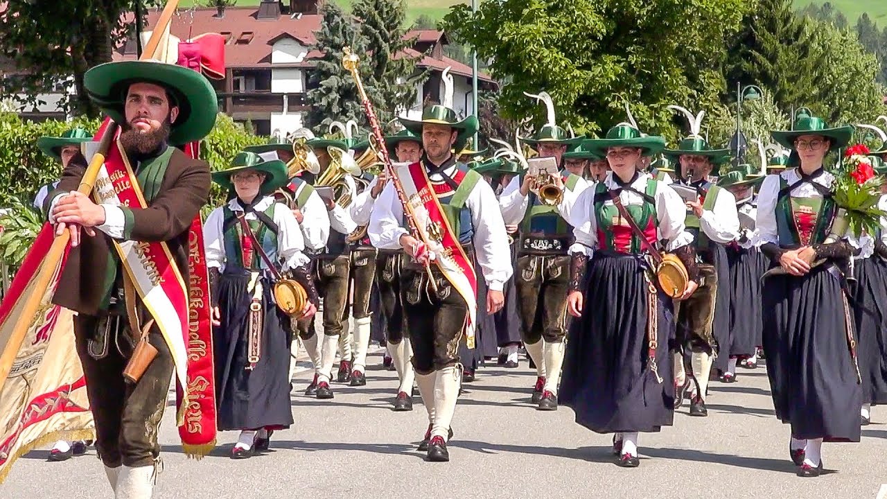Bezirksmusikfest in Toblach 2017 - Festumzug