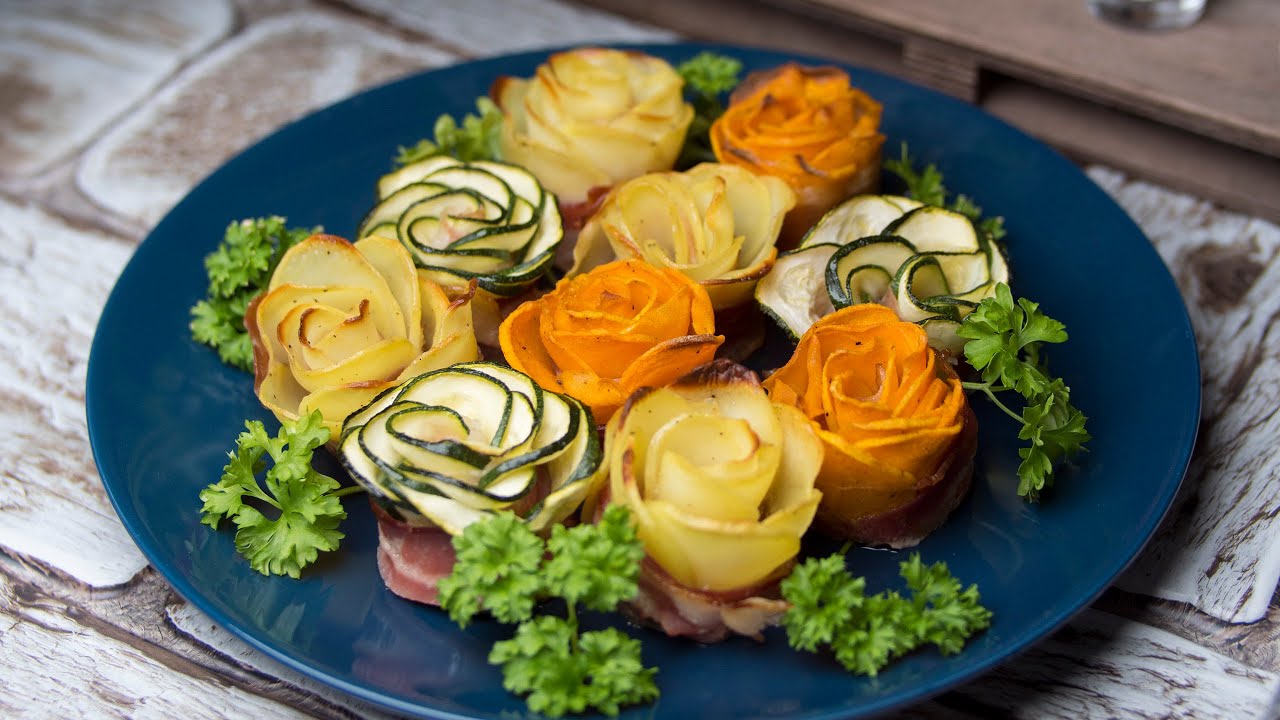 Розы в беконе - сладкий картофель, цуккини, картофель