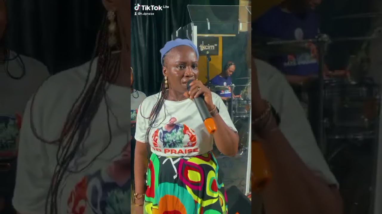 moment of praise with H.D praise @praisesongs @worshipsongs @danceablesongs