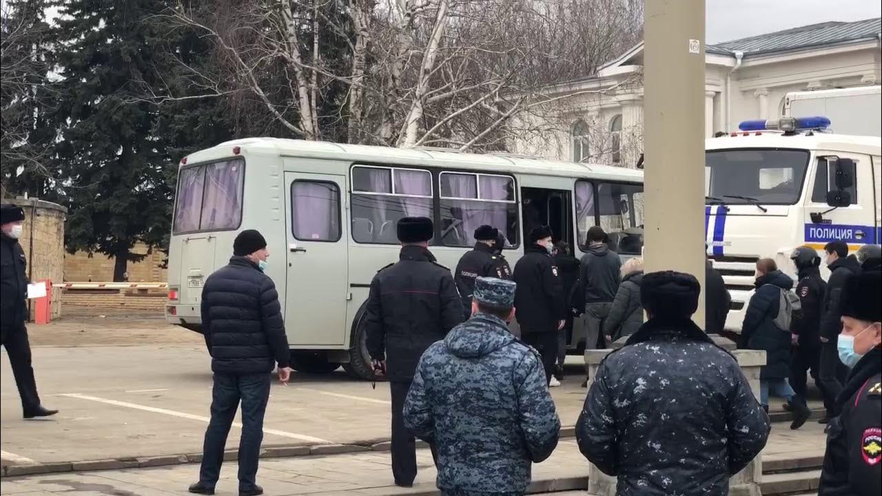 Митинг ставрополь. Митинг Волгоград 23.01.2021. Ставрополь митинг животных 2016. Митинги Ставрополь зима. Митинг 23 01 2021 в Ставрополе , рассказы очевидцев.