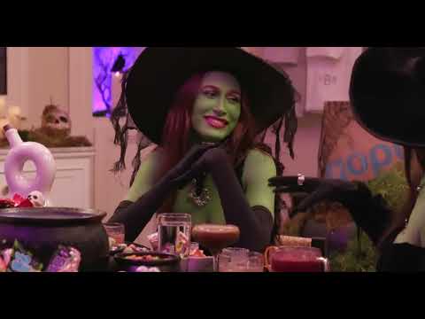 Kylie Jenner Hailey Bieber Toast To Halloween With Spooky Cocktails WHO S IN MY BATHROOM 