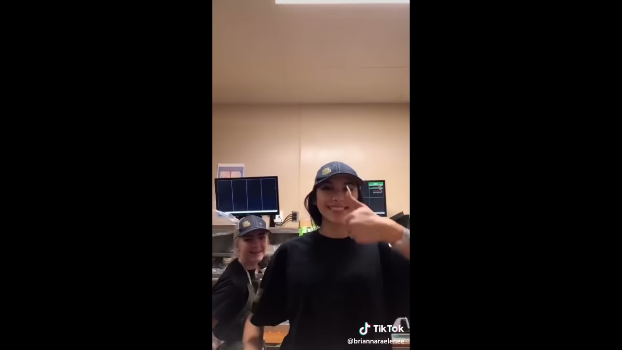 Former Panera Employee Fired After She Shows How Restaurant Makes Mac And Cheese Tiktok