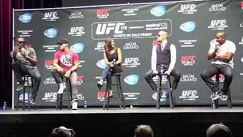 Jon Jones & Daniel Cormier Verbal Sparring (UFC 17...