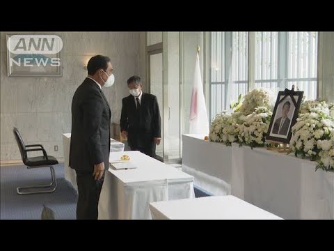 タイのプラユット首相や政府関係者ら 日本大使館を訪れ哀悼の意 22年7月12日 Youtube