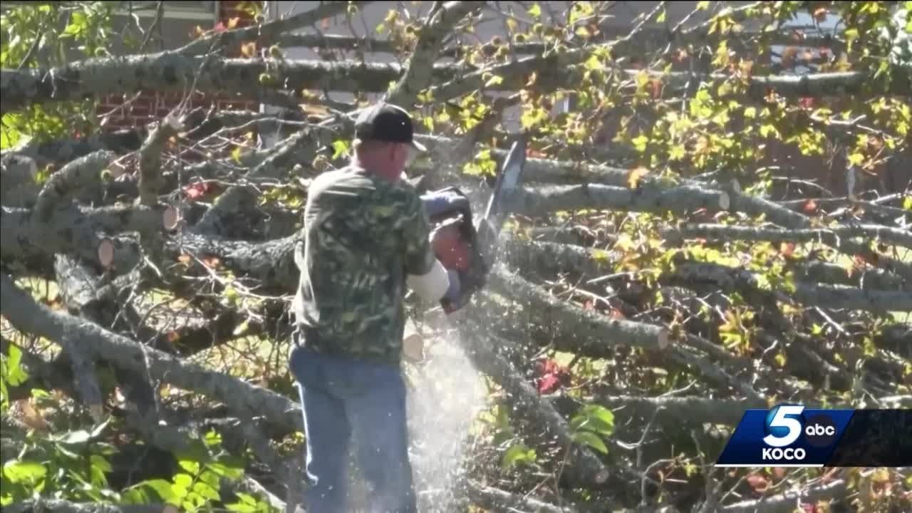 Storm clean-up continues in Idabel after recent tornado - YouTube